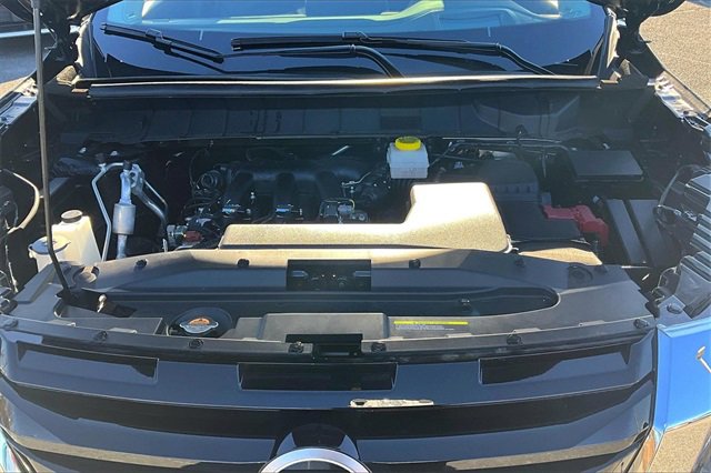 Certified 2025 Nissan Pathfinder Platinum w/ Cargo Package image 31