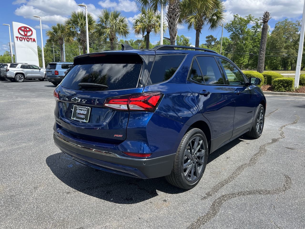 Used 2022 Chevrolet Equinox RS FWD image 10