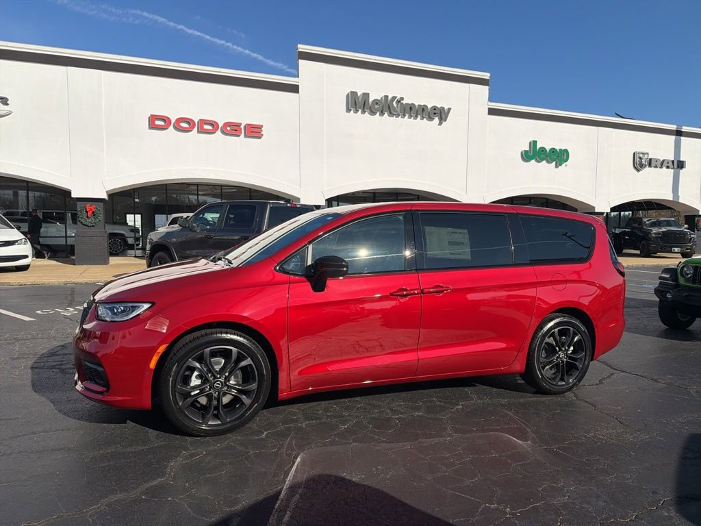 New 2026 Chrysler Pacifica Select FWD image 5