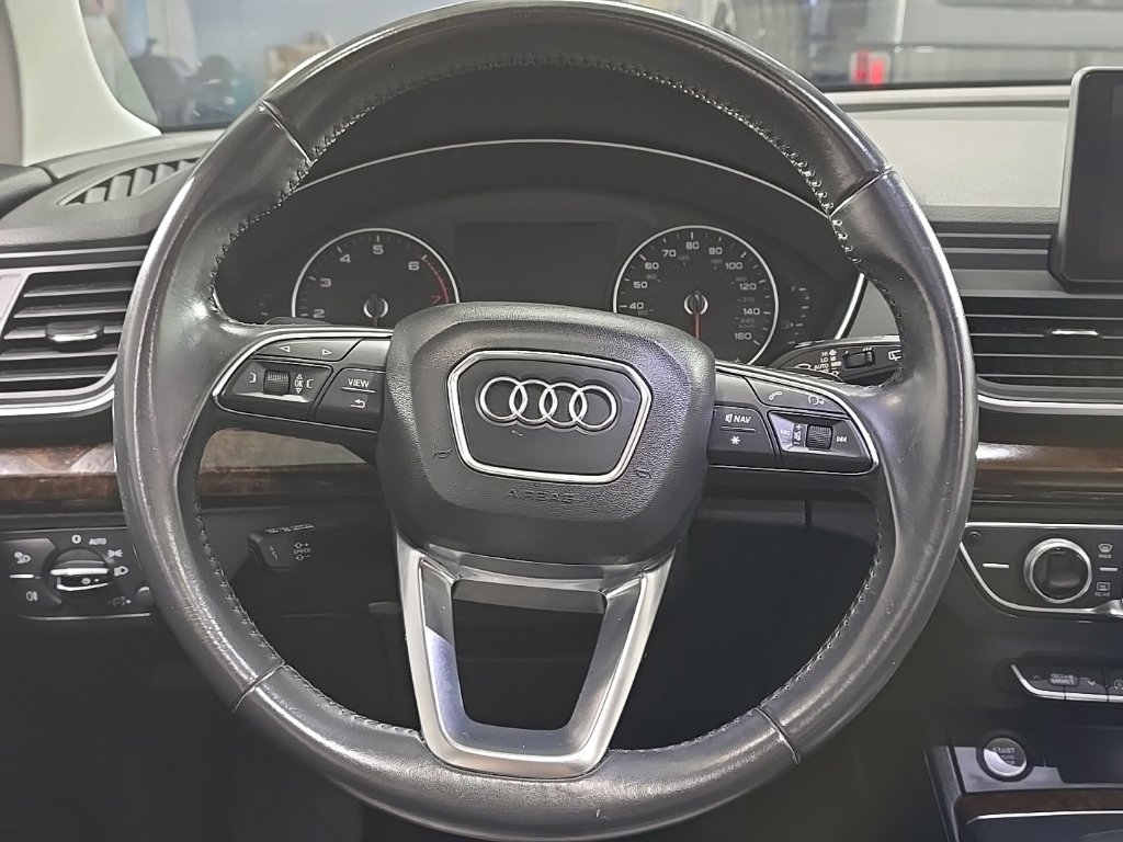 Used 2018 Audi Q5 2.0T Premium w/ Convenience Package AWD/4WD image 18