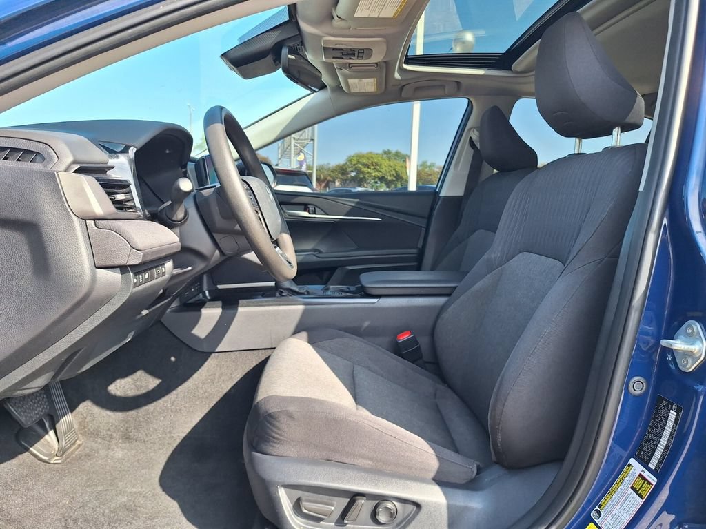Used 2025 Toyota Camry LE w/ Convenience Package FWD image 11