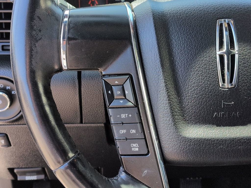Used 2017 Lincoln Navigator Select image 17