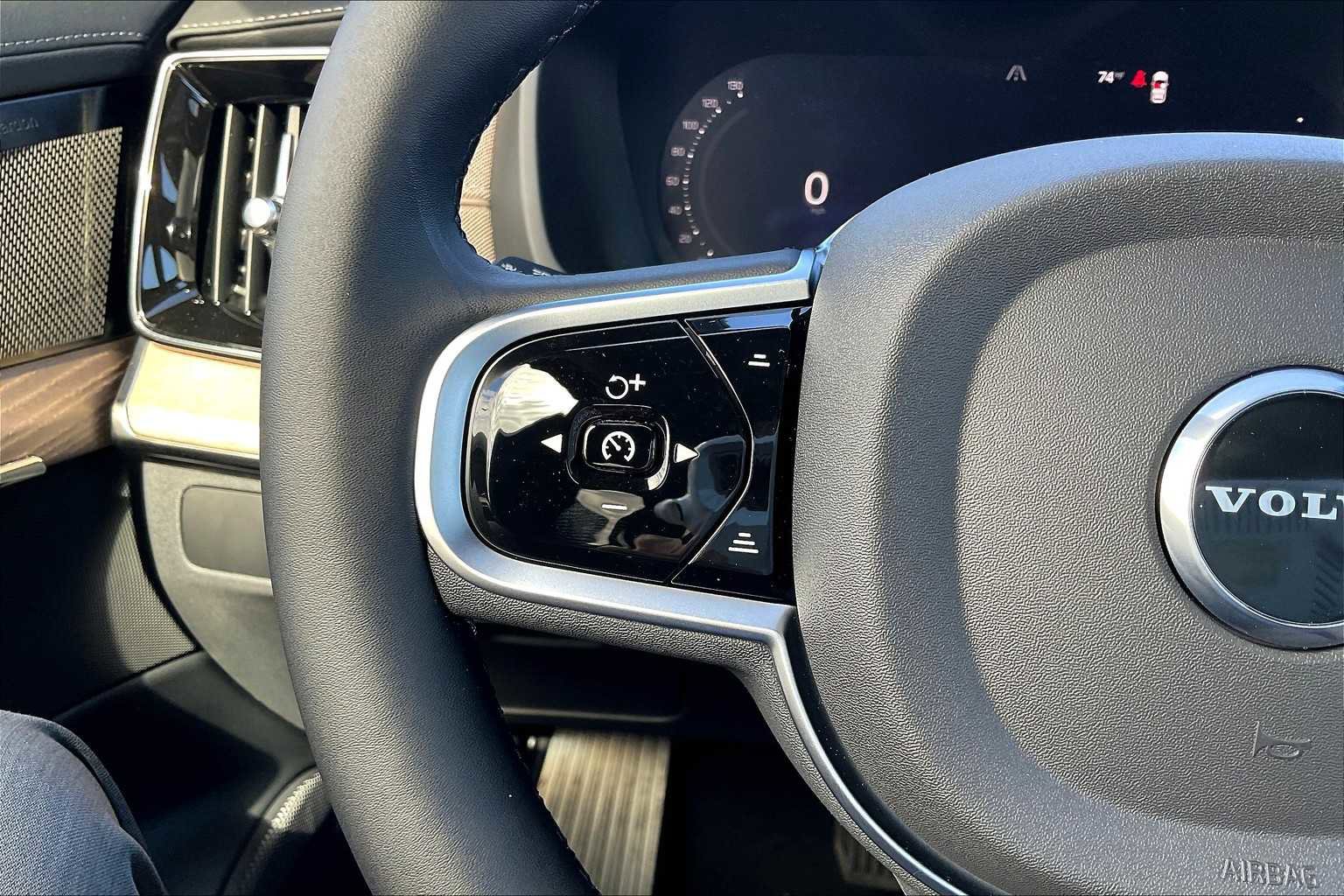 New 2026 Volvo XC90 T8 Plus image 17