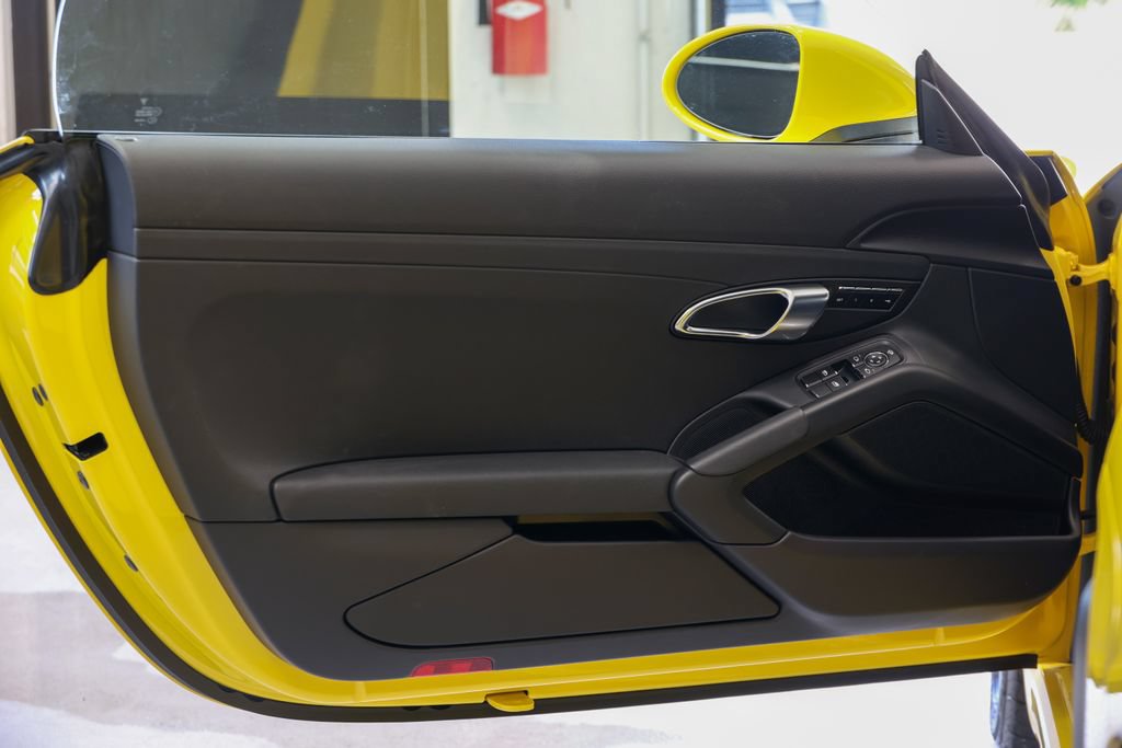 Certified 2024 Porsche 718 Boxster RWD image 55