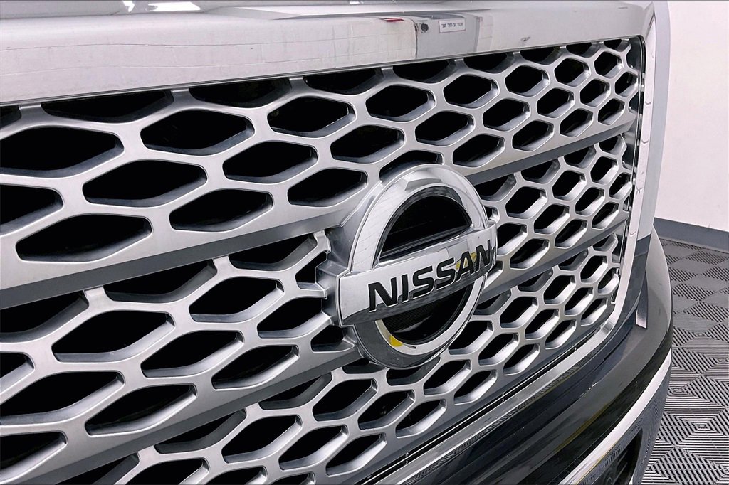 Used 2016 Nissan Titan SL image 25