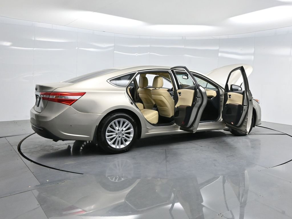Used 2013 Toyota Avalon Limited image 4