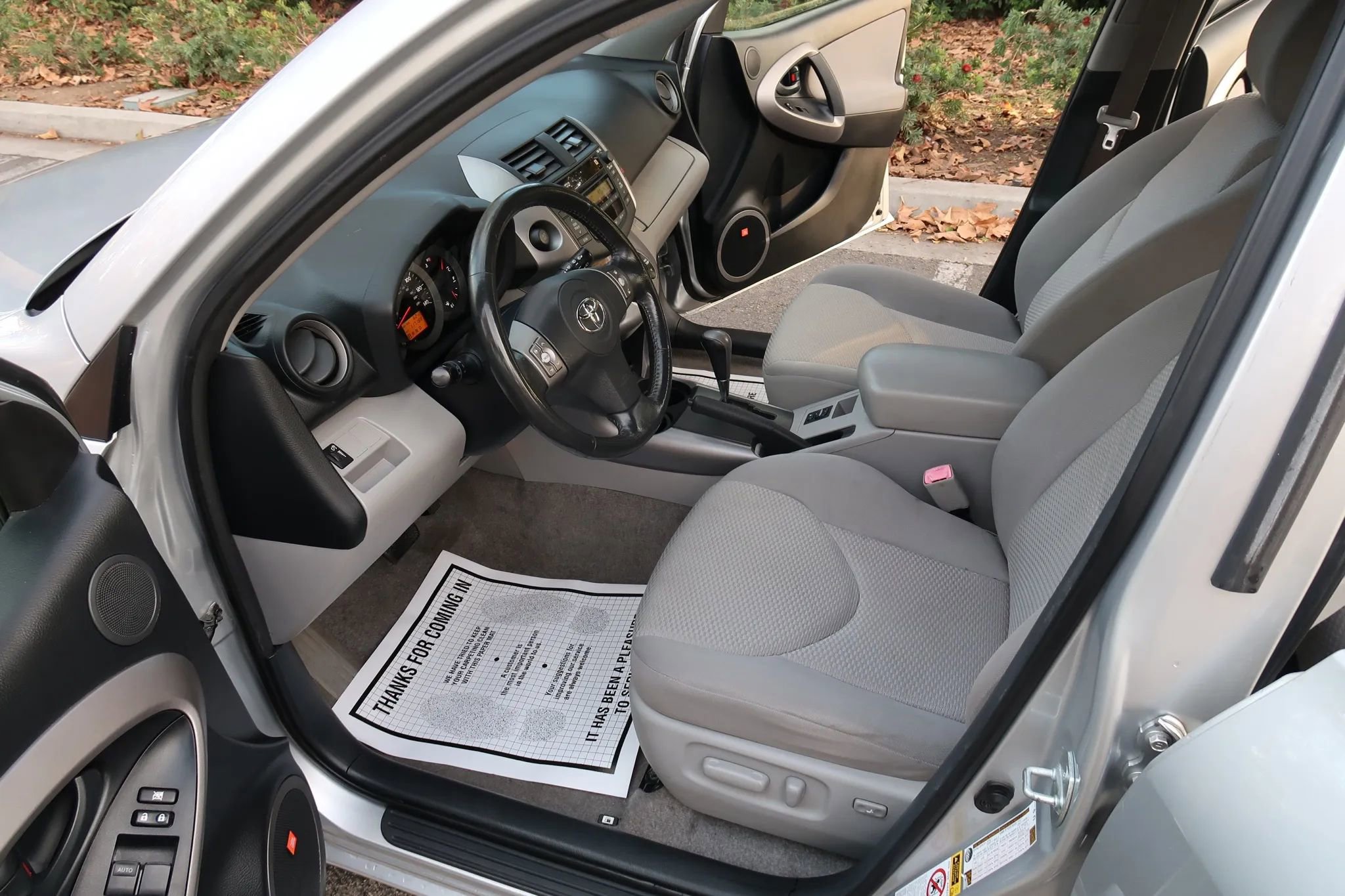 Used 2008 Toyota RAV4 Limited image 10