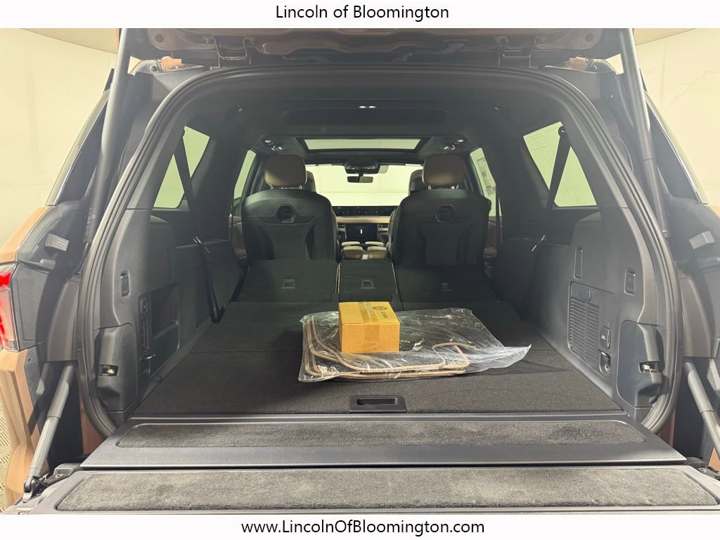 New 2026 Lincoln Navigator L Black Label AWD/4WD image 33