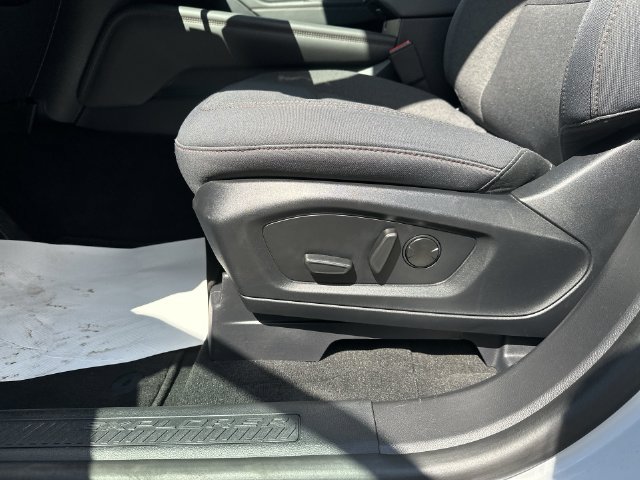 Used 2025 Ford Explorer Active AWD/4WD image 23