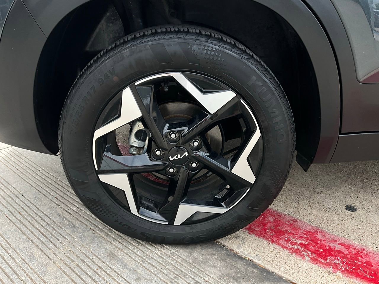 Used 2025 Kia Seltos S FWD image 9