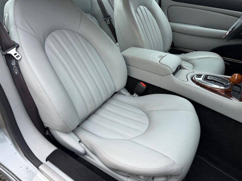 Used 2005 Jaguar XK8 Coupe RWD image 18