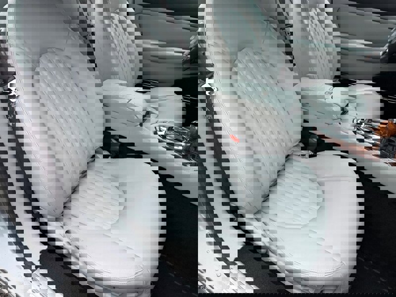 Used 2005 Jaguar XK8 Coupe image 18