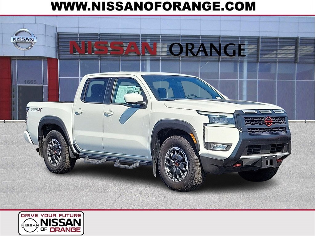 New 2025 Nissan Frontier Pro-X w/ Black Accent Package