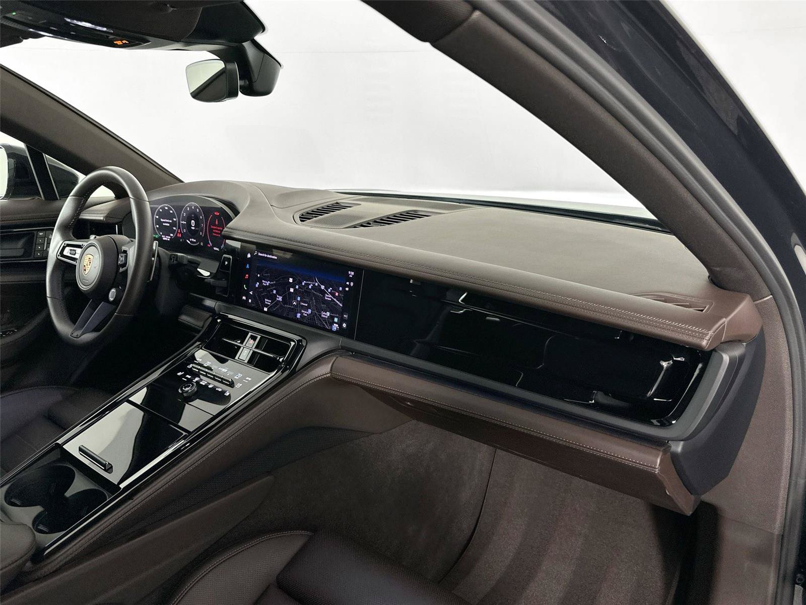 Certified 2025 Porsche Panamera 4 AWD/4WD image 30