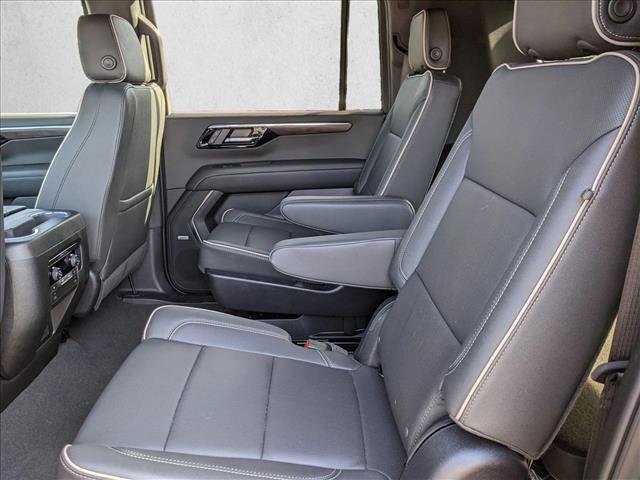 New 2025 Chevrolet Suburban Premier image 13