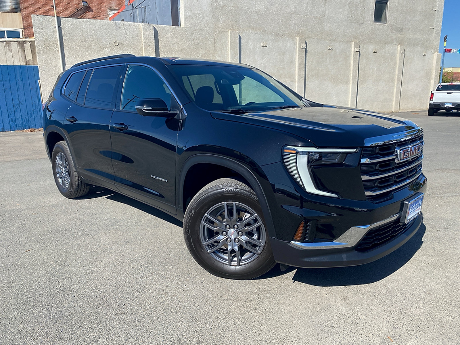 Used 2025 GMC Acadia Elevation AWD/4WD image 1