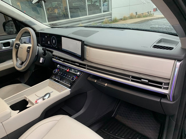 Used 2024 Hyundai Santa Fe Calligraphy image 11