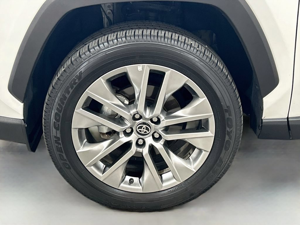 Used 2025 Toyota RAV4 XLE Premium w/ Weather Package AWD/4WD image 31