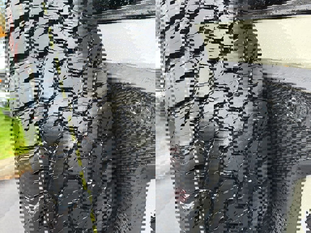 New 2025 Ford Bronco Raptor image 9