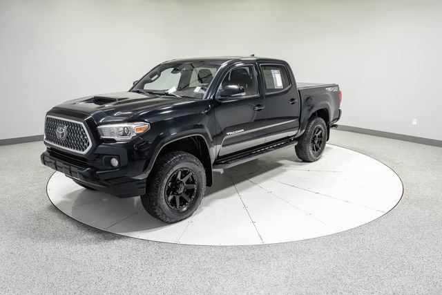 Used 2019 Toyota Tacoma TRD Sport AWD/4WD image 33