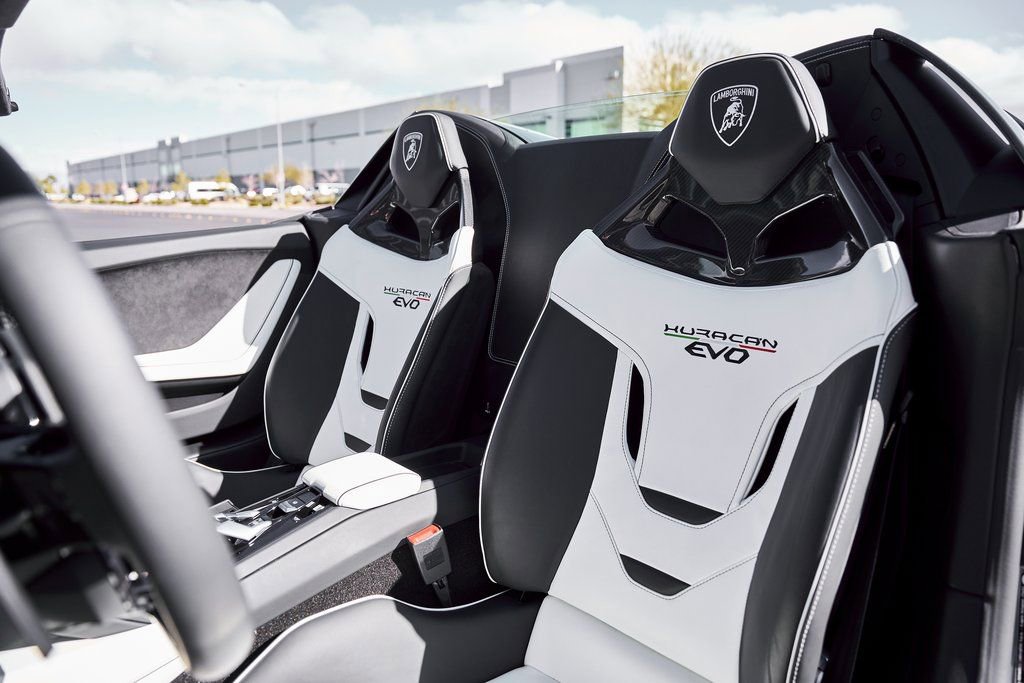 Used 2024 Lamborghini Huracan EVO AWD/4WD image 45