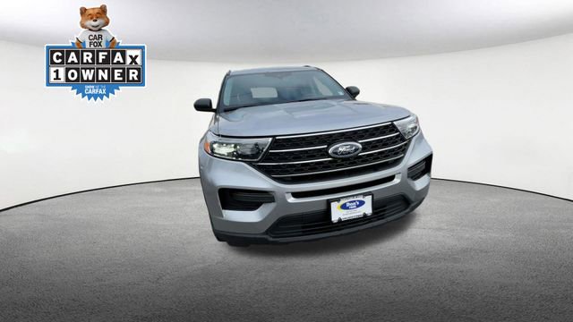 Used 2023 Ford Explorer XLT AWD/4WD image 3