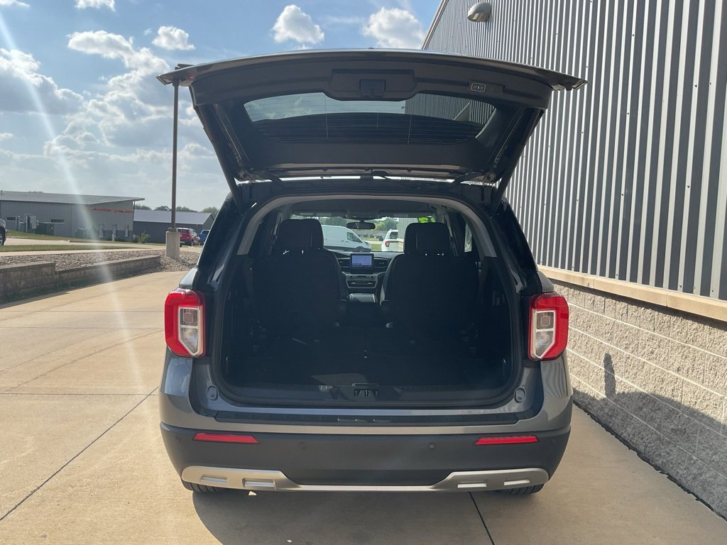 Used 2023 Ford Explorer XLT w/ Equipment Group 202A image 24