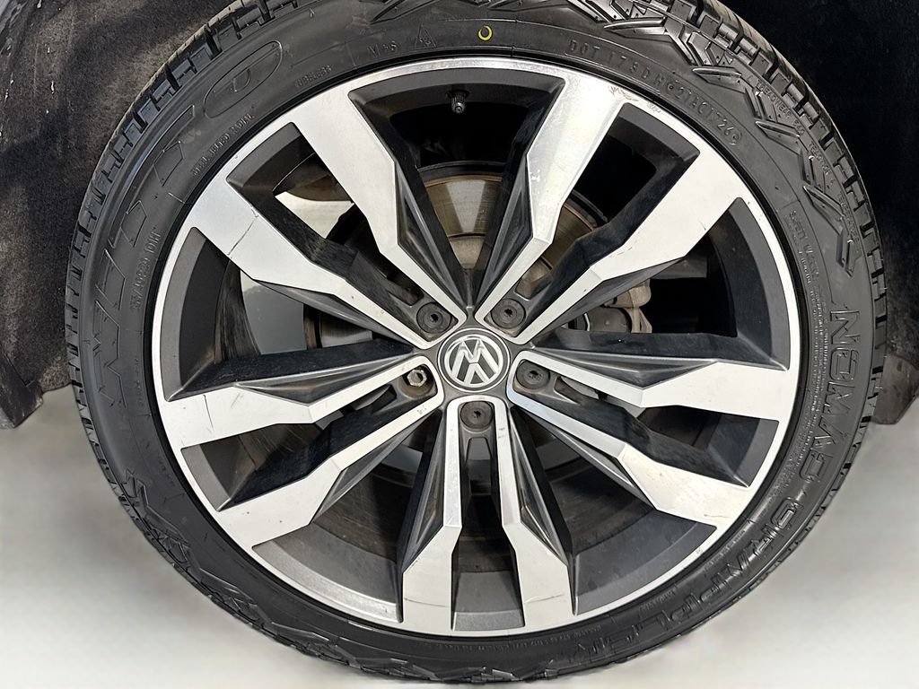 Used 2019 Volkswagen Tiguan SEL Premium R-Line w/ 3rd Row Seat Package AWD/4WD image 34