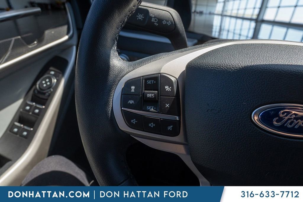 Used 2023 Ford Explorer XLT w/ Equipment Group 202A AWD/4WD image 12