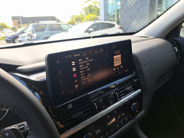 Used 2026 Nissan Pathfinder SV FWD image 13