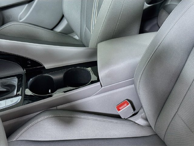 Certified 2025 Hyundai Elantra Hybrid FWD image 32