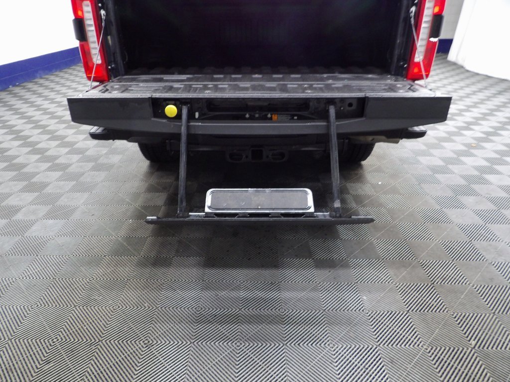 Used 2024 Ford F250 Lariat w/ Black Appearance Package image 41