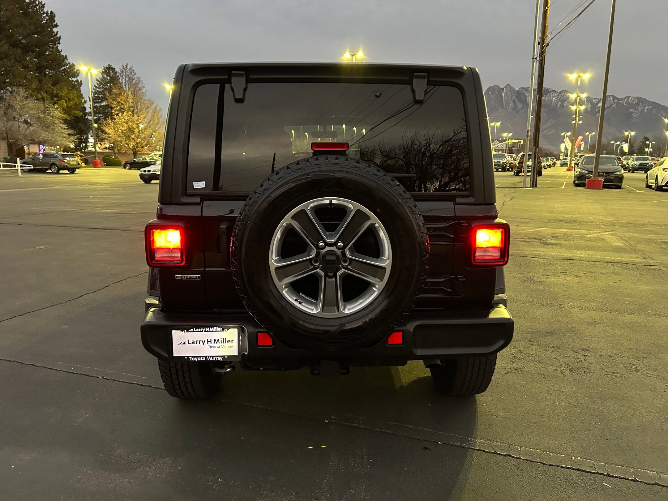 Used 2022 Jeep Wrangler Unlimited Sahara w/ Cold Weather Group image 4