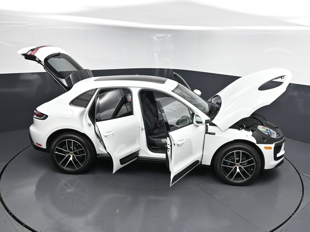 New 2026 Porsche Macan AWD/4WD image 31
