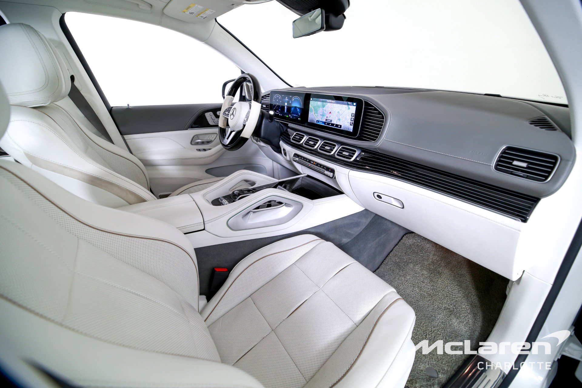 Used 2023 Mercedes-Benz Maybach GLS 600 4MATIC image 31