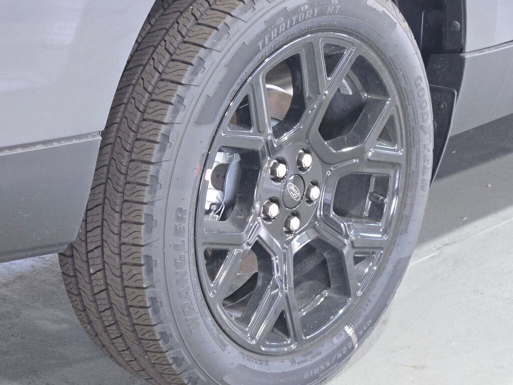 New 2025 Ford Maverick XLT w/ XLT Luxury Package image 11