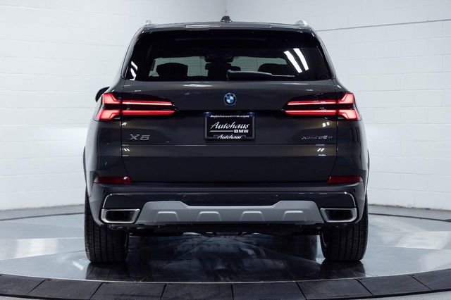 New 2026 BMW X5 xDrive50e image 10