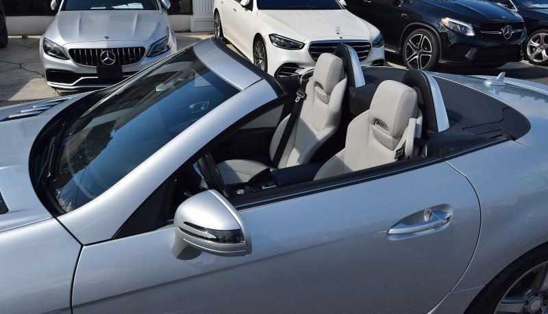 Used 2015 Mercedes-Benz SLK 250 w/ Premium Package image 31