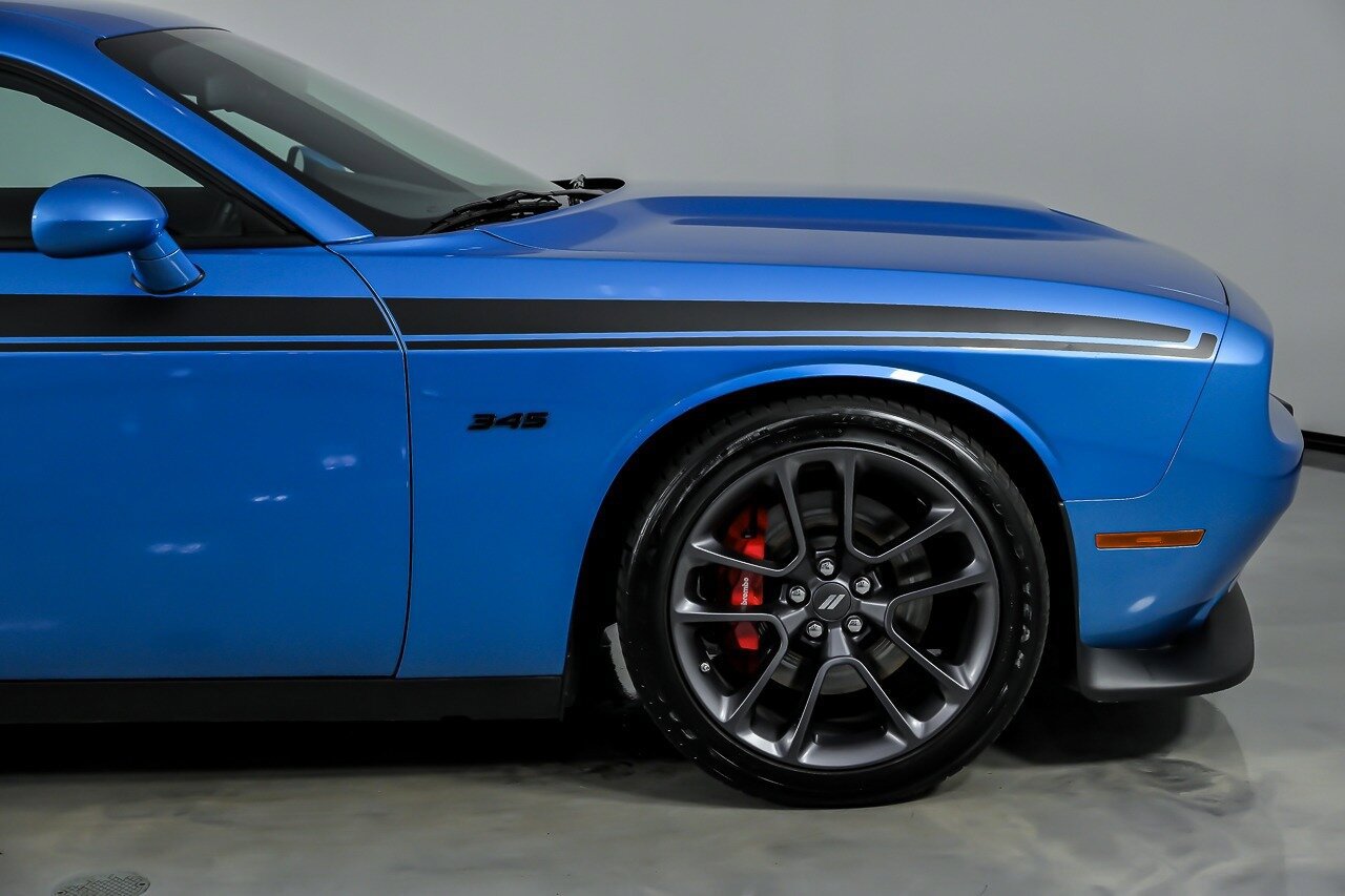 Used 2023 Dodge Challenger R/T w/ Performance Handling Group RWD image 15