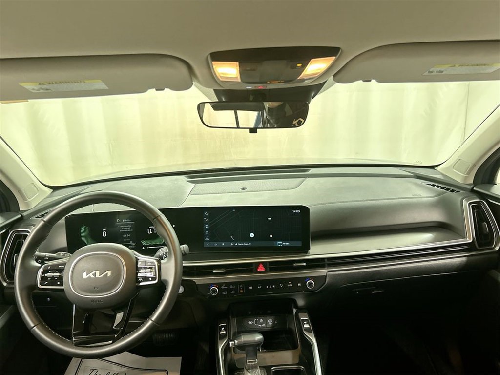 Certified 2025 Kia Sorento S image 19