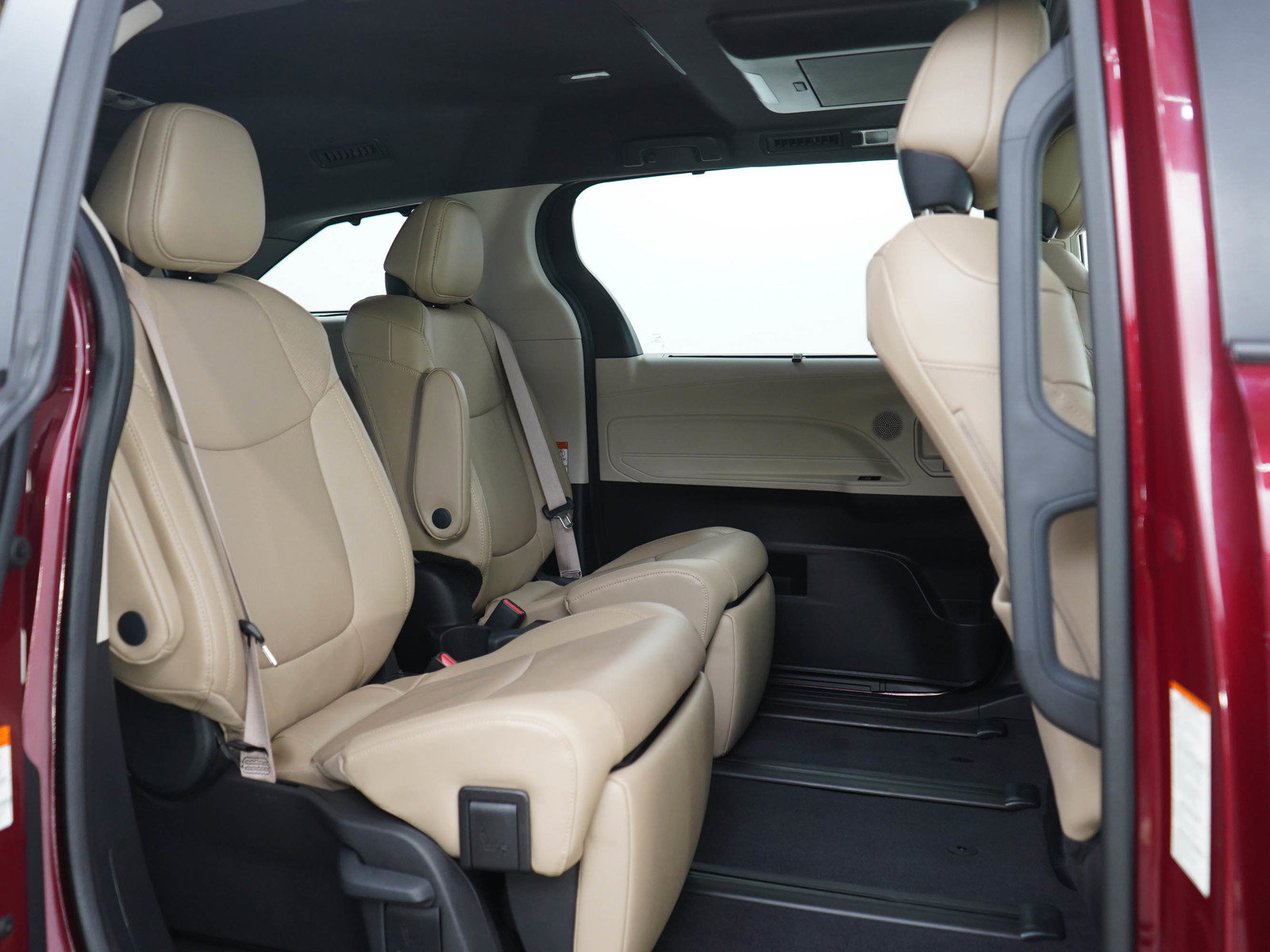 Used 2024 Toyota Sienna Limited AWD/4WD image 12