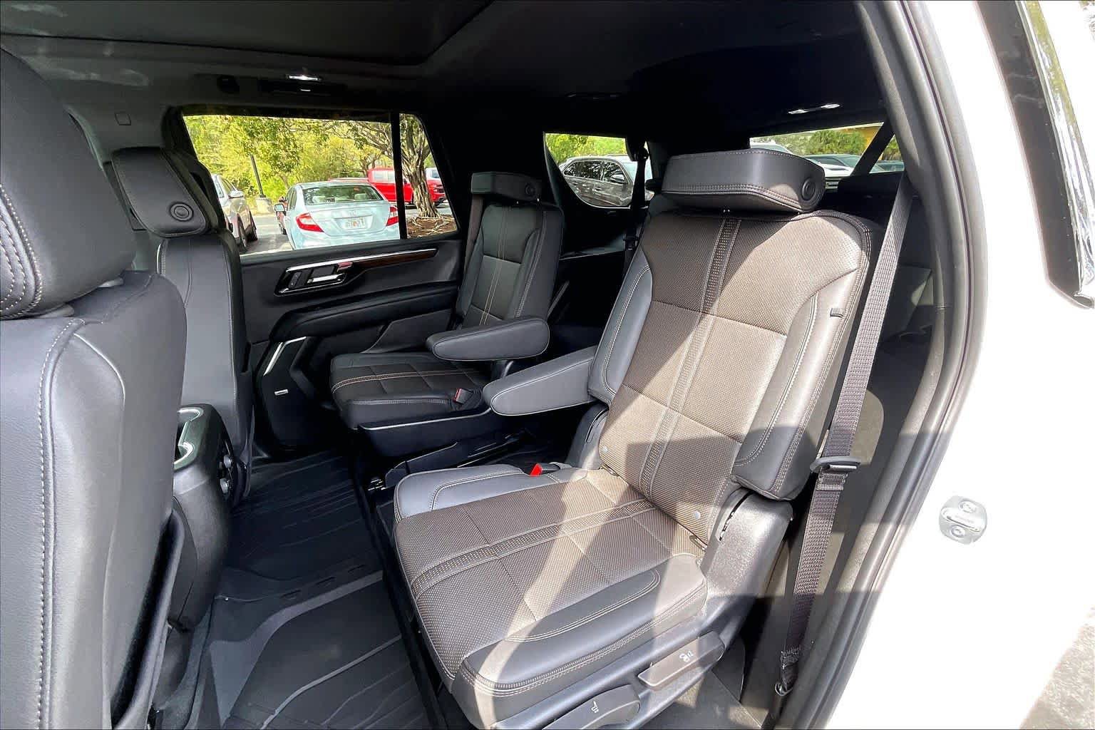 Certified 2025 Chevrolet Tahoe High Country AWD/4WD image 25
