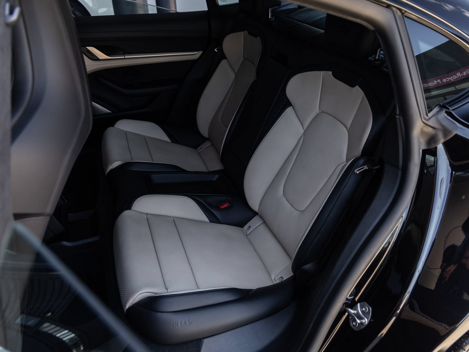 New 2026 Porsche Taycan GTS AWD/4WD image 39