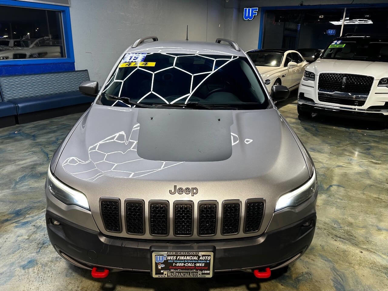 Used 2019 Jeep Cherokee Trailhawk w/ Cold Weather Group AWD/4WD image 29