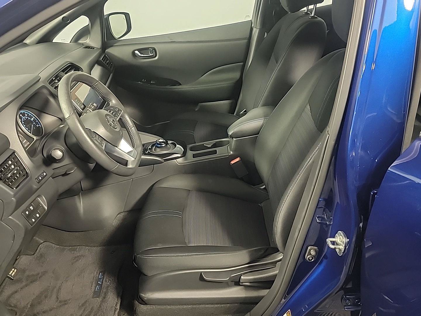 Used 2022 Nissan Leaf SV FWD image 18