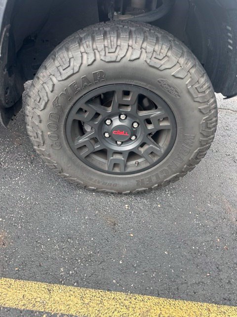 Used 2024 Toyota 4Runner TRD Off-Road Premium w/ Moonroof Package AWD/4WD image 17