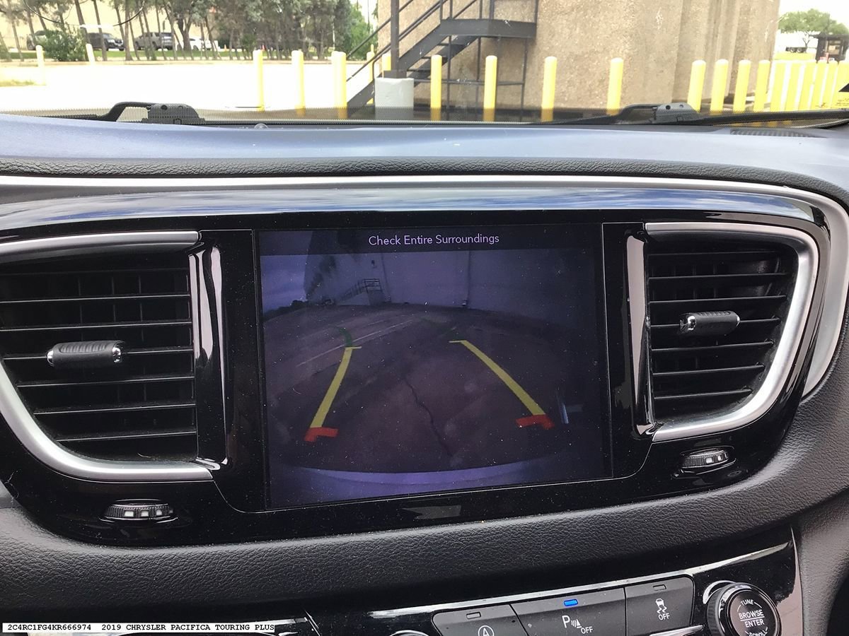 Used 2019 Chrysler Pacifica Touring Plus w/ S Appearance Package FWD image 9