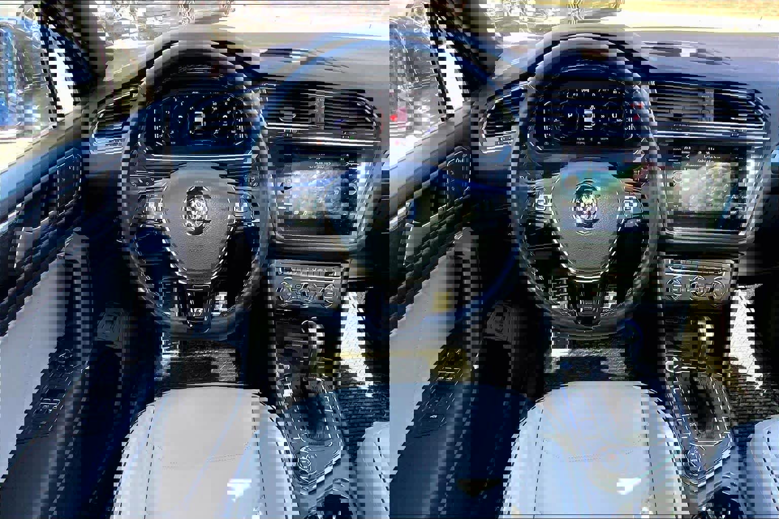 Used 2020 Volkswagen Tiguan SEL Premium R-Line w/ 3rd Row Seat Package image 6