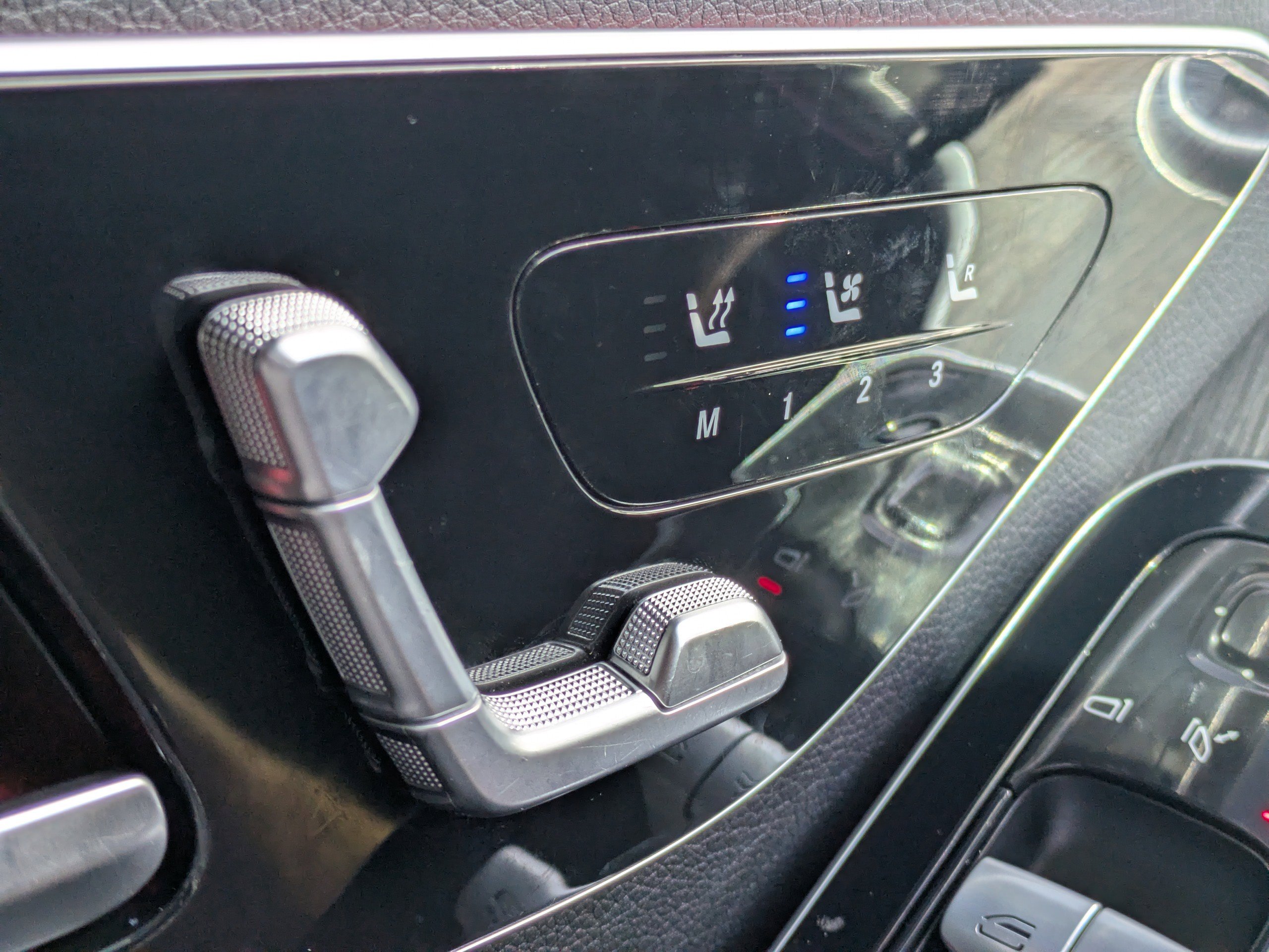 Used 2023 Mercedes-Benz S 500 4MATIC image 26