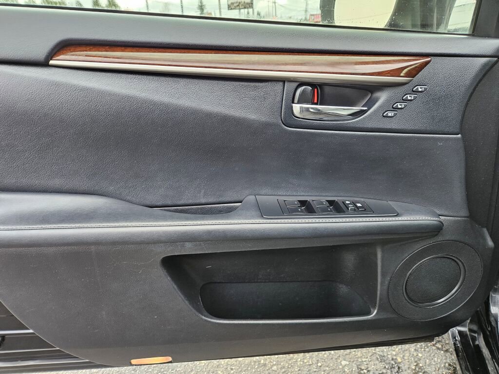 Used 2013 Lexus ES 350 w/ Luxury Pkg image 14